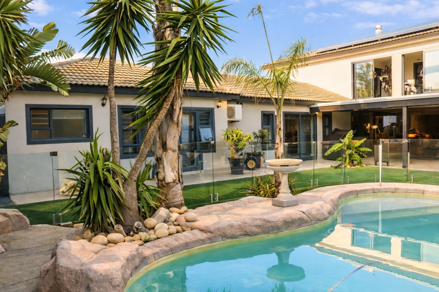 4 Bedroom Property for Sale in Flamingo Vlei Western Cape